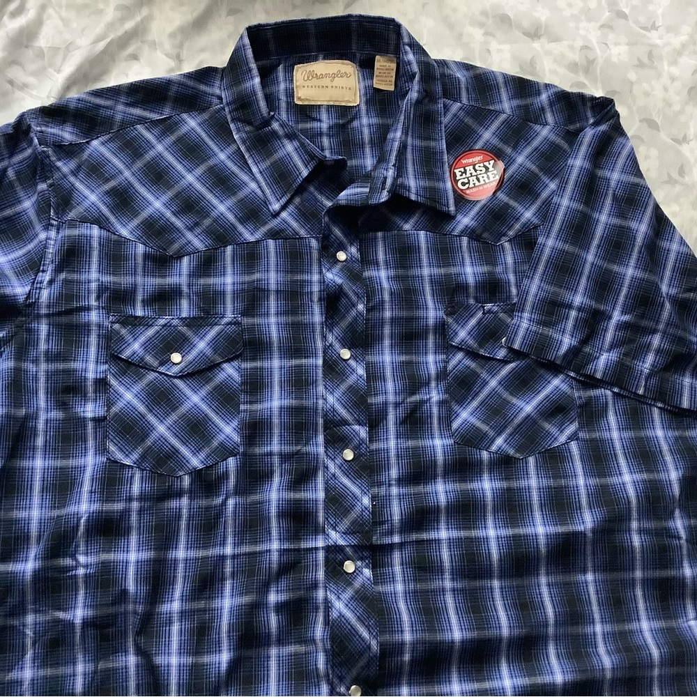Wrangler Blue and Black Plaid Western Button-Down Shirt
